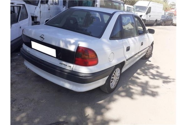 opel astra f berlina del año 1994
