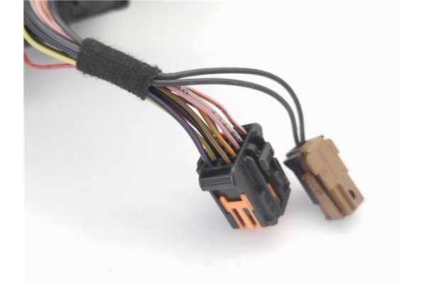 Recambio de retrovisor electrico derecho para peugeot 308 1.2 style referencia OEM IAM 98088637XT  