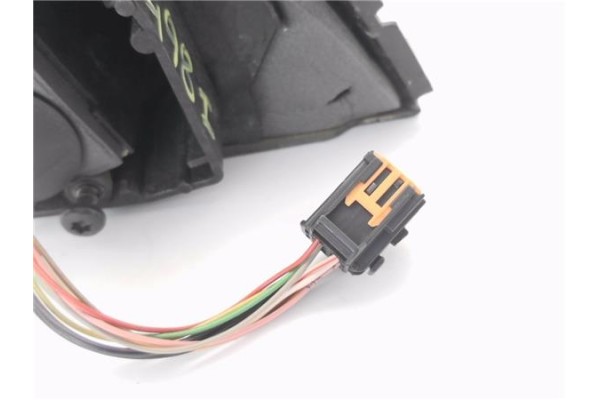 Recambio de retrovisor electrico izquierdo para peugeot 308 1.2 style referencia OEM IAM 98088638XT  