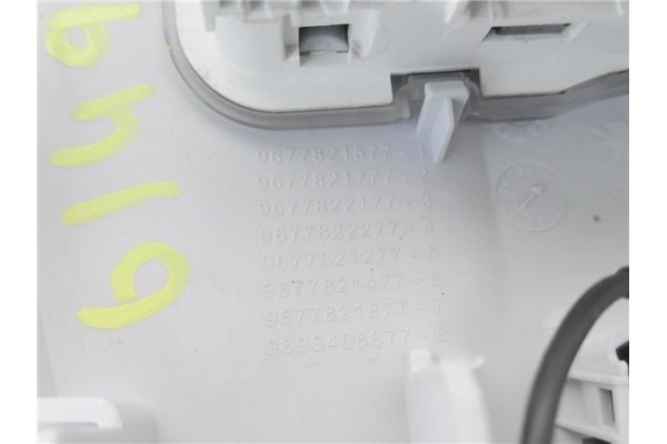 Recambio de luz delantero central techo para peugeot 308 1.2 style referencia OEM IAM 9677821577 9818840980 