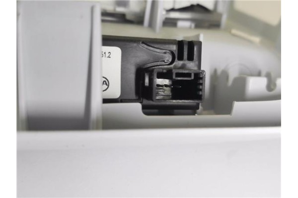 Recambio de luz delantero central techo para peugeot 308 1.2 style referencia OEM IAM 9677821577 9818840980 