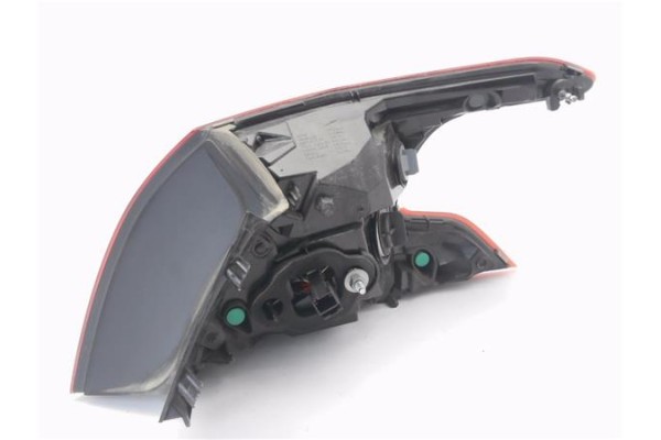 Recambio de piloto trasero izquierdo para peugeot 308 1.2 style referencia OEM IAM 9677817680 81250101 