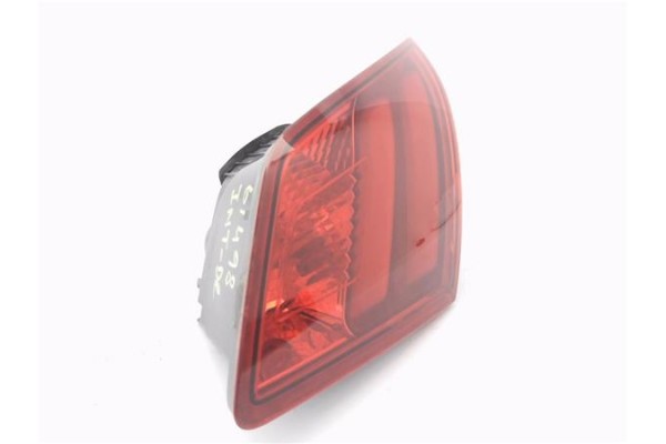 Recambio de piloto porton trasero derecho para peugeot 308 1.2 style referencia OEM IAM 9677818280 81260201 