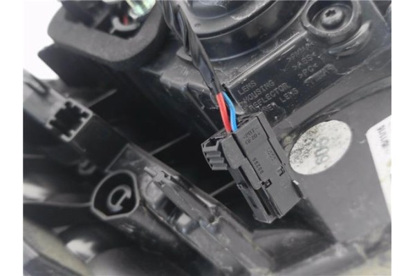 Recambio de piloto porton trasero derecho para peugeot 308 1.2 style referencia OEM IAM 9677818280 81260201 
