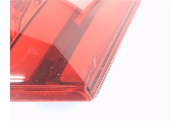 Recambio de piloto porton trasero derecho para peugeot 308 1.2 style referencia OEM IAM 9677818280 81260201 