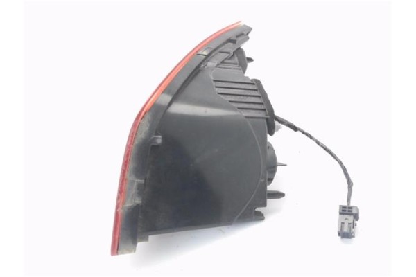 Recambio de piloto porton trasero izquierdo para peugeot 308 1.2 style referencia OEM IAM 9677818380 81260101 