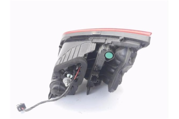 Recambio de piloto porton trasero izquierdo para peugeot 308 1.2 style referencia OEM IAM 9677818380 81260101 