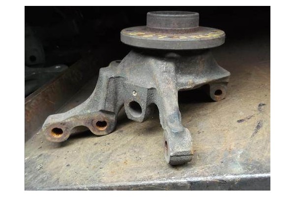Recambio de mangueta delantero derecha para renault express furgón (f40_, g40_) 1.9 d (64) referencia OEM IAM   