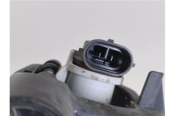 Recambio de faro antiniebla derecho para toyota yaris (ksp9/scp9/nlp9) 1.4 active referencia OEM IAM 8121002110 90008490 