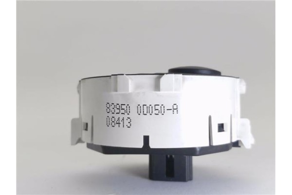 Recambio de interruptor luces emergencia para toyota yaris (ksp9/scp9/nlp9) 1.4 active referencia OEM IAM 839500D050A  