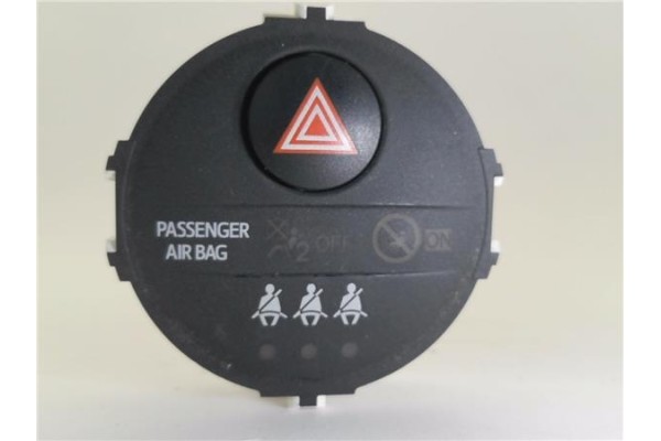Recambio de interruptor luces emergencia para toyota yaris (ksp9/scp9/nlp9) 1.4 active referencia OEM IAM 839500D050A  