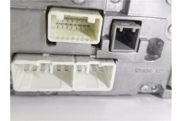 Recambio de autoradio para toyota yaris (ksp9/scp9/nlp9) 1.4 active referencia OEM IAM 861400D010  