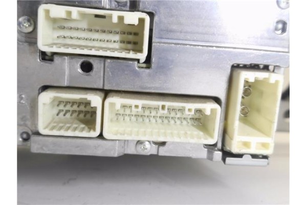 Recambio de autoradio para toyota yaris (ksp9/scp9/nlp9) 1.4 active referencia OEM IAM 861400D010  
