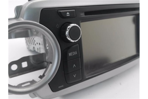 Recambio de autoradio para toyota yaris (ksp9/scp9/nlp9) 1.4 active referencia OEM IAM 861400D010  