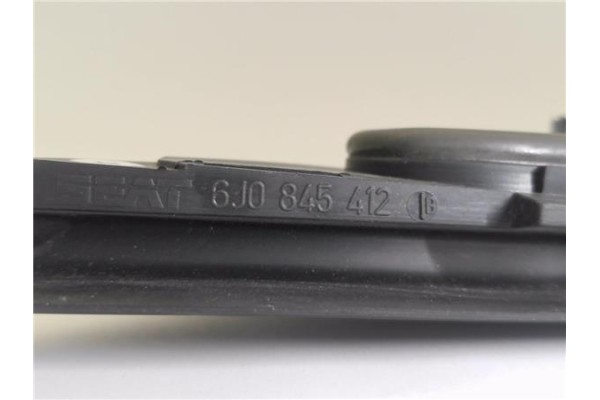 Recambio de luna puerta delantero derecha para seat ibiza berlina (6j5) 1.4 16v referencia OEM IAM 6J0845412B  