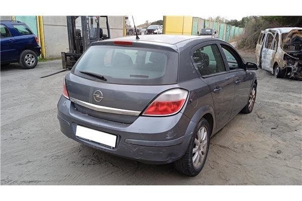 opel astra h berlina del año 2005
