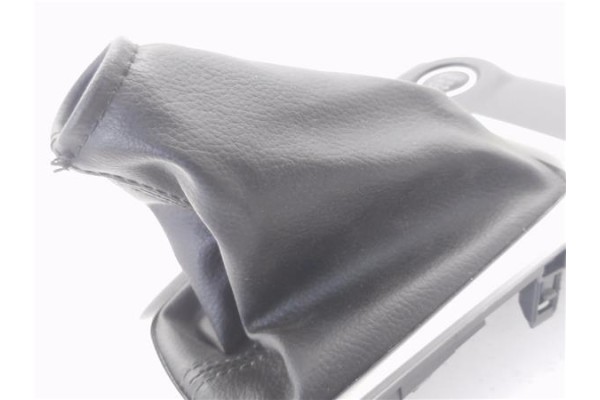Recambio de guardapolvo palanca cambio para nissan micra v (k14) 1.5 acenta referencia OEM IAM 969355FA1A  