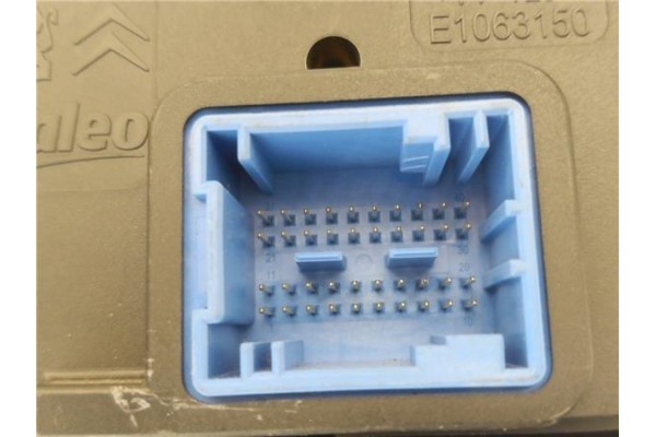 Recambio de mandos climatizador para peugeot 208 1.2 access referencia OEM IAM 96722471XU E1063177 