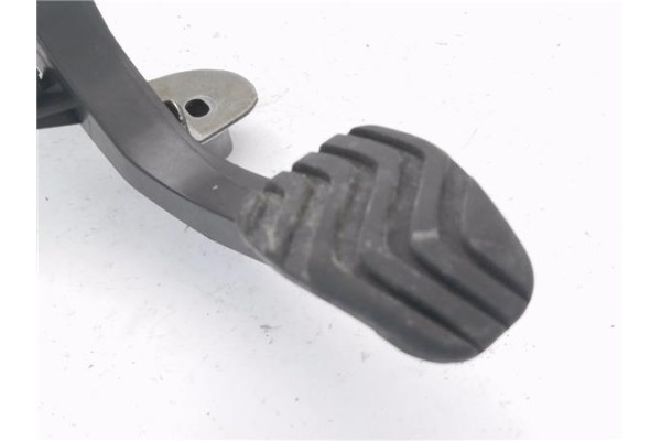 Recambio de pedal embrague para renault grand scenic iv 1.2 tce referencia OEM IAM 465039052R  