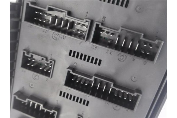 Recambio de caja fusibles/rele para ssangyong kyron 2.0 200 xdi referencia OEM IAM AK7269  