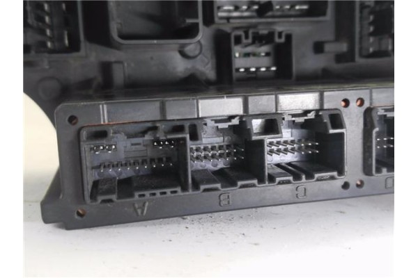 Recambio de caja fusibles/rele para jeep compass (mk) 2.0 sport referencia OEM IAM 943H5K35ST 5KG2F2L2 