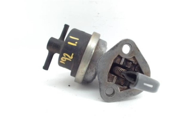 Recambio de bomba combustible para peugeot 106 (s1) 1.1 cocktail referencia OEM IAM 8208K7  