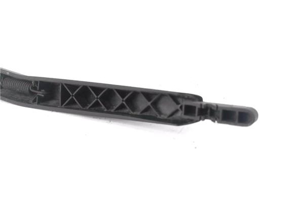 Recambio de brazo limpiaparabrisas trasero para fiat punto / grande punto (199) 1.3 d multijet referencia OEM IAM 55701469  
