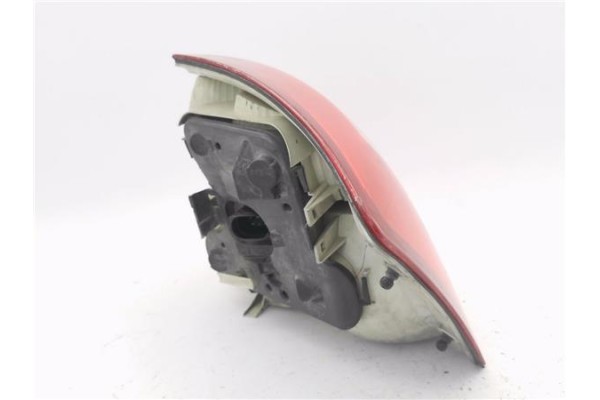 Recambio de piloto trasero izquierdo para audi a4 berlina (8e) 2.4 referencia OEM IAM 8E5945217  