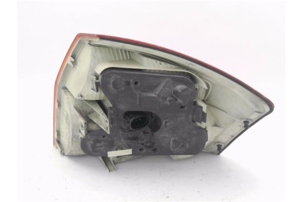 Recambio de piloto trasero izquierdo para audi a4 berlina (8e) 2.4 referencia OEM IAM 8E5945217  