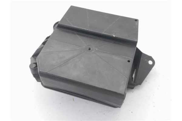Recambio de carcasa filtro aire para renault clio iii 1.4 16v referencia OEM IAM 8200398953  