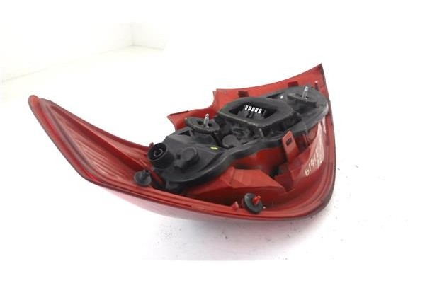Recambio de piloto trasero derecho para opel corsa d 1.3 cdti referencia OEM IAM 89038961A 13186351 