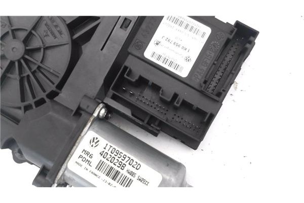 Recambio de motor elevalunas delantero derecho para volkswagen touran (1t1) 1.9 tdi referencia OEM IAM 1K0959792J 1T0959702D 
