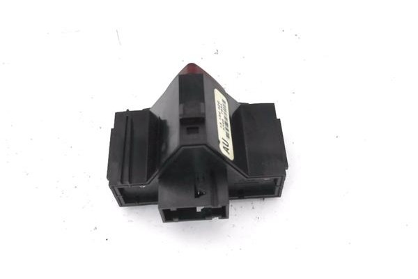 Recambio de interruptor luces emergencia para opel corsa d 1.3 cdti referencia OEM IAM 33967833 13189529 