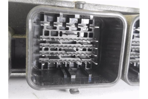 Recambio de centralita para peugeot 2008 1.2 access referencia OEM IAM 9805895780  