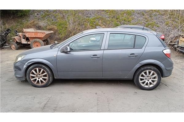 opel astra h berlina del año 2005
