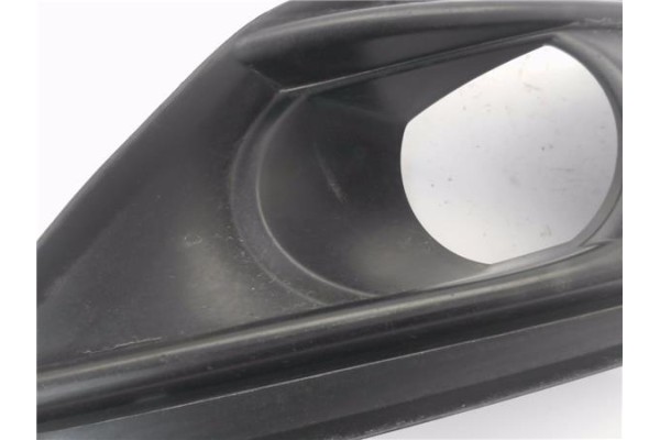 Recambio de rejilla paragolpes delantero derecha para citroen c4 picasso 1.6 hdi referencia OEM IAM 9654196777  