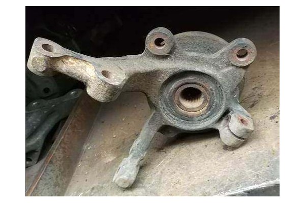 Recambio de mangueta delantero izquierda para renault r 19 berl. con portón (b/c53) 1.4 referencia OEM IAM   