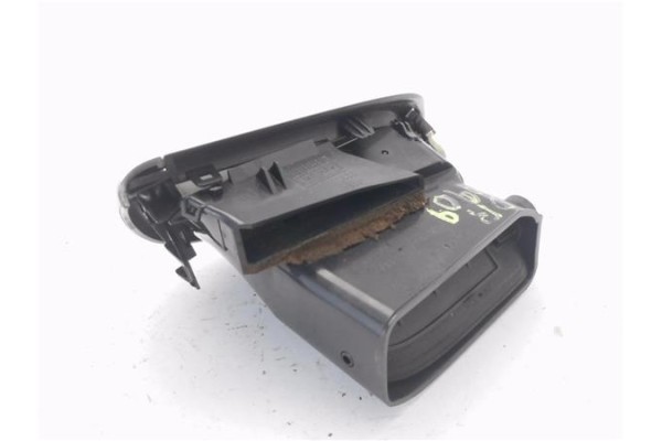 Recambio de rejilla entrada de aire para peugeot 207 1.4 referencia OEM IAM 9650088477 A1010047 
