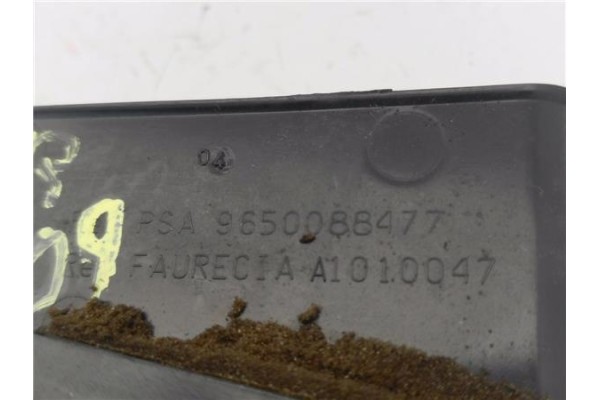 Recambio de rejilla entrada de aire para peugeot 207 1.4 referencia OEM IAM 9650088477 A1010047 