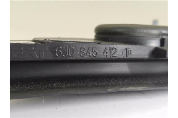 Recambio de luna fija delantero derecha para seat ibiza berlina (6j5) 1.4 16v referencia OEM IAM 6J0845412B  