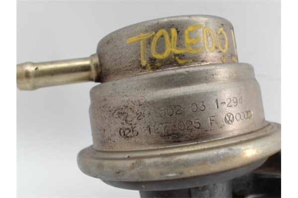 Recambio de bomba combustible para seat toledo (1l) 1.8 base referencia OEM IAM 026127025F  