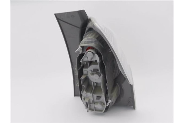 Recambio de piloto trasero izquierdo para toyota corolla verso (r1) 2.2 d-4d sport referencia OEM IAM E410173  