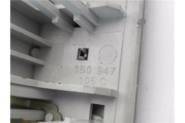Recambio de luz delantero central techo para volkswagen touran (1t1) 2.0 tdi referencia OEM IAM 3B0947105C  
