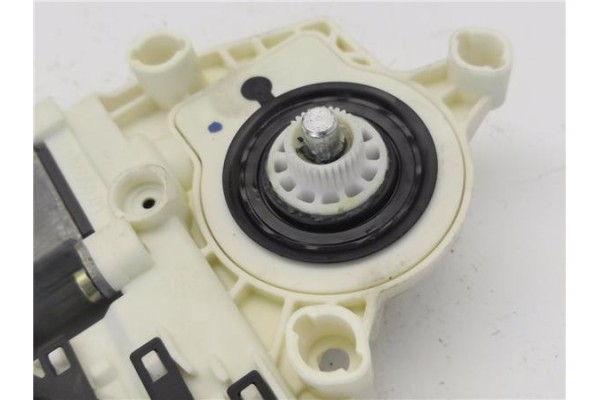 Recambio de motor elevalunas trasero derecho para volkswagen touran (1t1) 2.0 tdi referencia OEM IAM 1K0959704B 993425100 