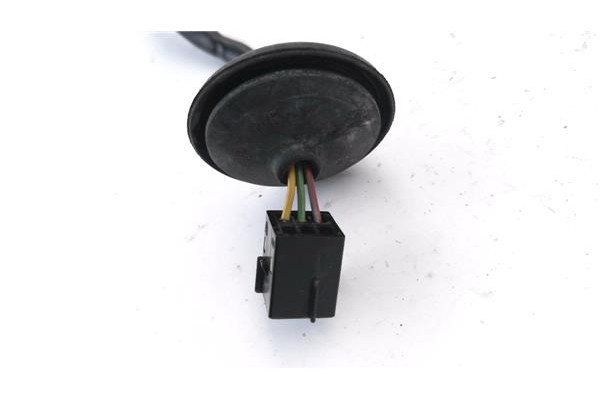 Recambio de retrovisor electrico derecho para opel corsa d 1.3 cdti referencia OEM IAM 468435664  