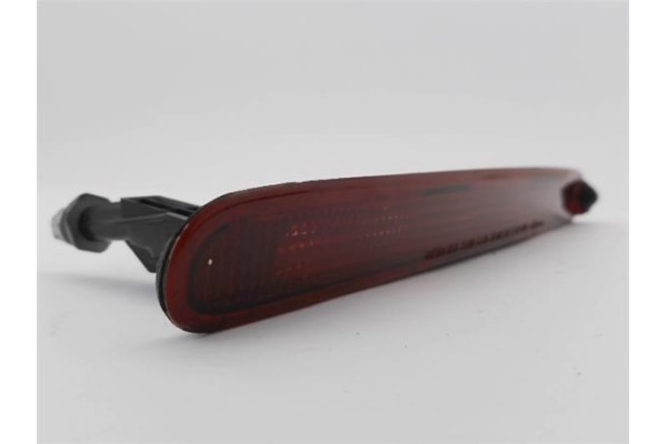 Recambio de luz central de freno para suzuki swift iii (sg) 1.3 ddis referencia OEM IAM 35810-63J0  