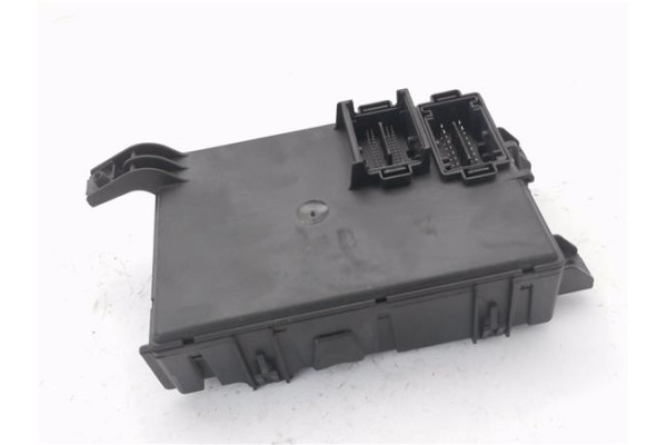 Recambio de caja fusibles/rele para opel corsa d 1.3 cdti referencia OEM IAM 13320628 401154265 