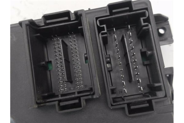 Recambio de caja fusibles/rele para opel corsa d 1.3 cdti referencia OEM IAM 13320628 401154265 