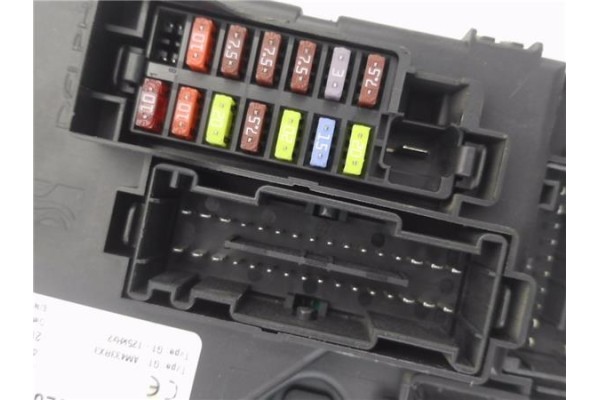 Recambio de caja fusibles/rele para opel corsa d 1.3 cdti referencia OEM IAM 13320628 401154265 