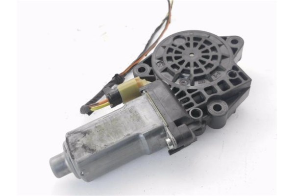 Recambio de motor elevalunas trasero derecho para hyundai tucson (jm) 2.0 referencia OEM IAM 3130034102  